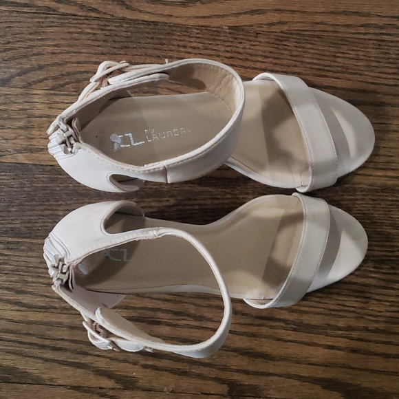 Open Toe Tan Wedges - Picture 4 of 10